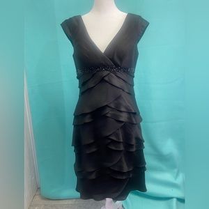 ALEX EVENINGS black tiered‎ ruffle skirt cap sleeve V neck formal evening dress